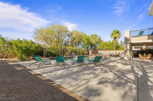 8088 Dark Hollow Place, Las Vegas, NV 89117