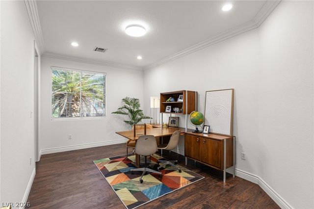 8088 Dark Hollow Place, Las Vegas, NV 89117