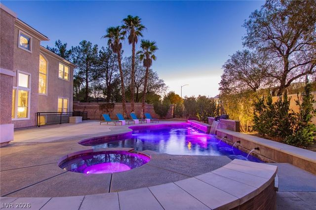 8088 Dark Hollow Place, Las Vegas, NV 89117