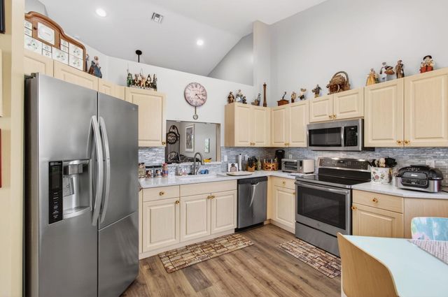 6253 Heliconia Road, Delray Beach, FL 33484