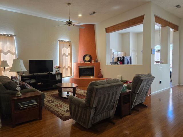 4423 Mountvale Avenue NW, Albuquerque, NM 87114