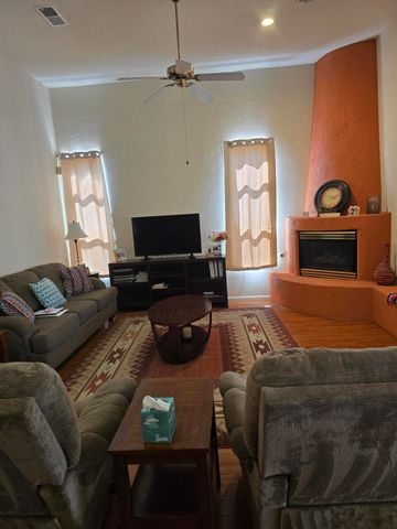 4423 Mountvale Avenue NW, Albuquerque, NM 87114