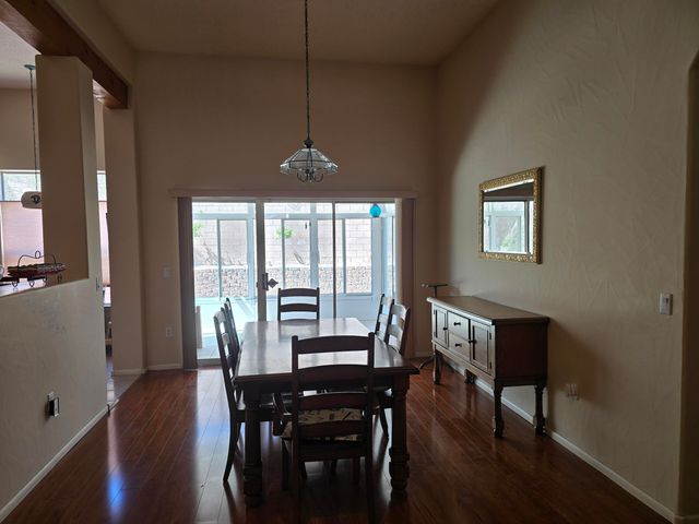 4423 Mountvale Avenue NW, Albuquerque, NM 87114