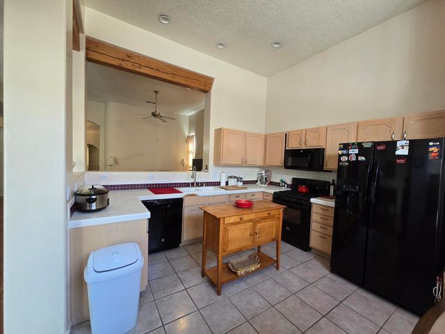 4423 Mountvale Avenue NW, Albuquerque, NM 87114