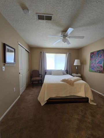 4423 Mountvale Avenue NW, Albuquerque, NM 87114