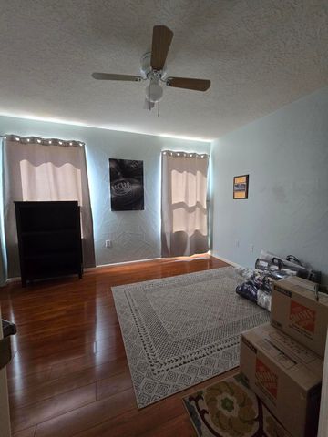 4423 Mountvale Avenue NW, Albuquerque, NM 87114