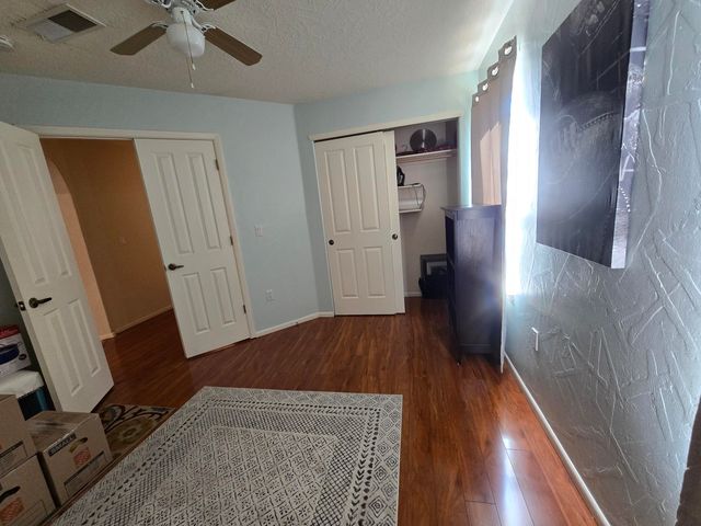 4423 Mountvale Avenue NW, Albuquerque, NM 87114