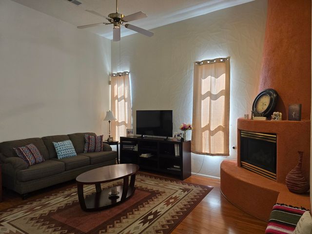 4423 Mountvale Avenue NW, Albuquerque, NM 87114