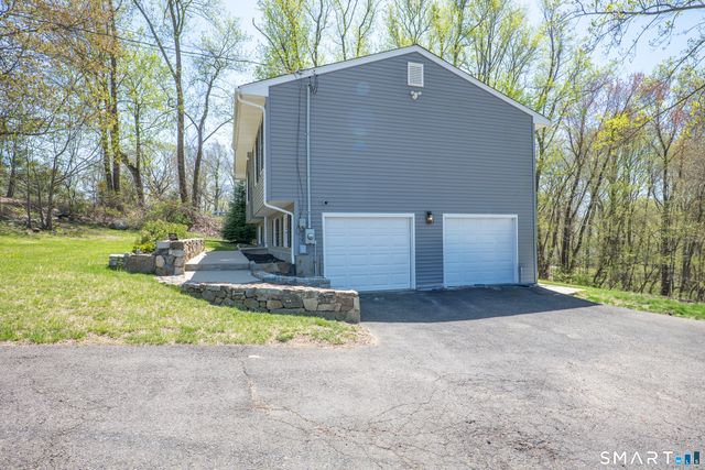 825 Maple Hill Road, Naugatuck, CT 06770