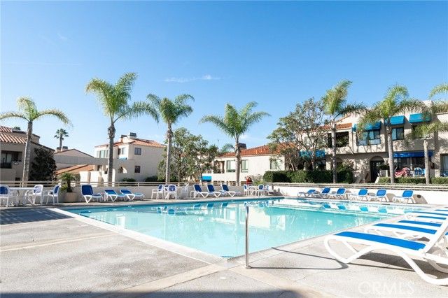 16425 Martin Lane, Huntington Beach, CA 92649