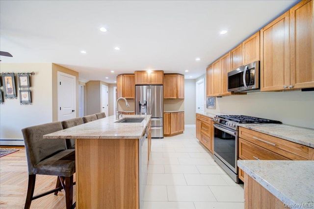 1548 State Route 32, Wallkill, NY 12589