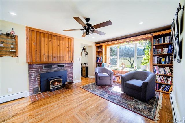 1548 State Route 32, Wallkill, NY 12589