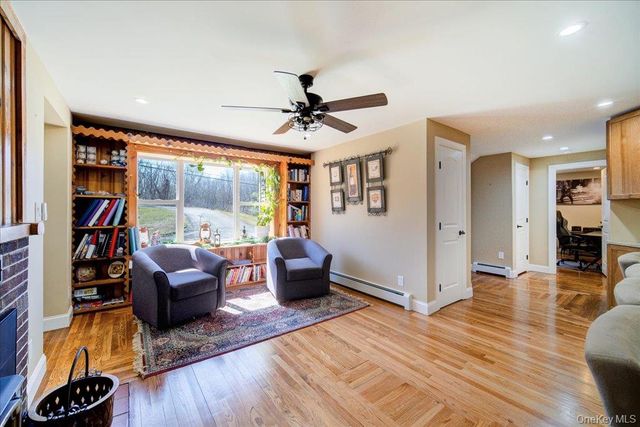 1548 State Route 32, Wallkill, NY 12589