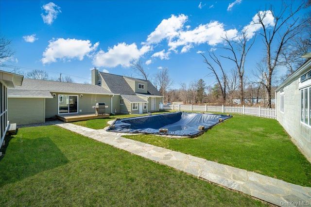 1548 State Route 32, Wallkill, NY 12589