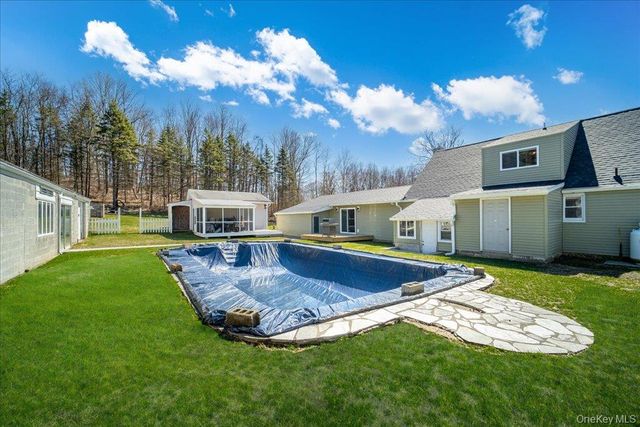 1548 State Route 32, Wallkill, NY 12589