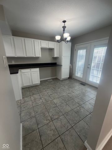 635 Cobblestone Road, Avon, IN 46123