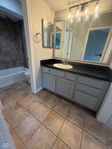 635 Cobblestone Road, Avon, IN 46123