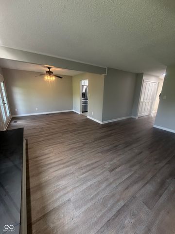 635 Cobblestone Road, Avon, IN 46123