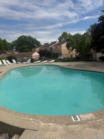 635 Cobblestone Road, Avon, IN 46123