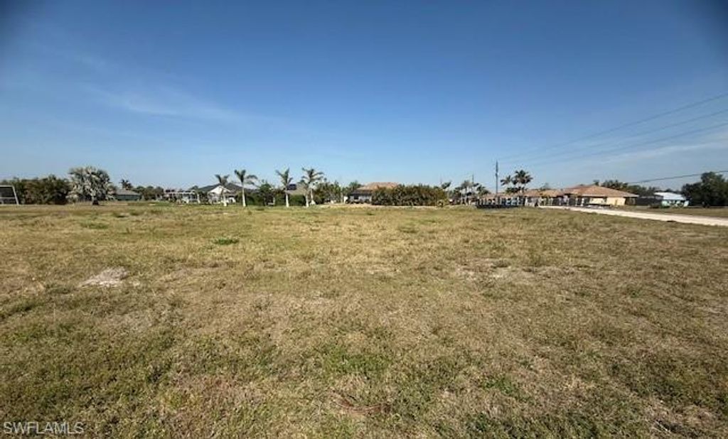 300 Broadmoor LN, ROTONDA WEST, FL 33947 — exterior