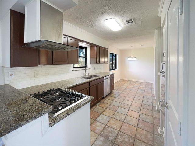 5108 Halbert Drive, Pearland, TX 77581