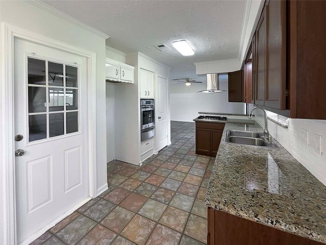 5108 Halbert Drive, Pearland, TX 77581