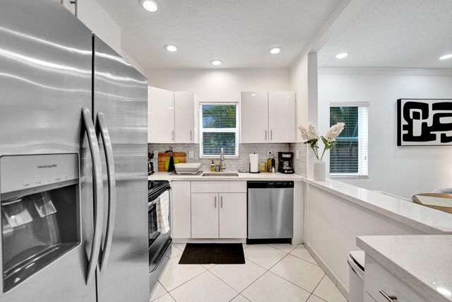1450 N RIVERSIDE Drive 103, Pompano Beach, FL 33062