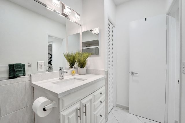 1450 N RIVERSIDE Drive 103, Pompano Beach, FL 33062