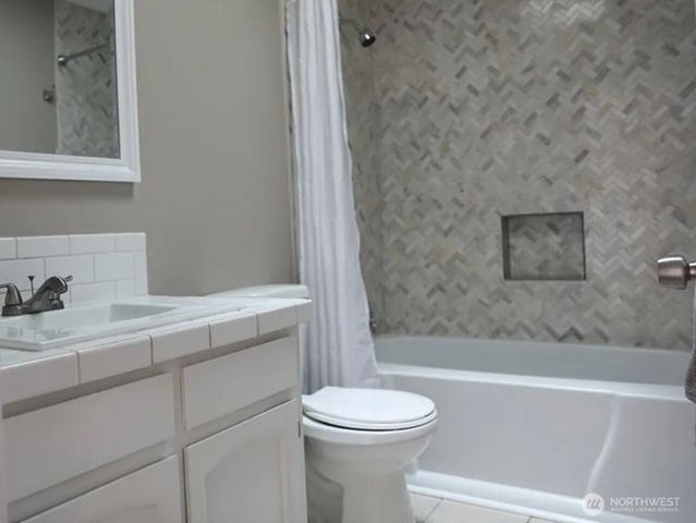 1226 Dewey Drive, Coupeville, WA 98239