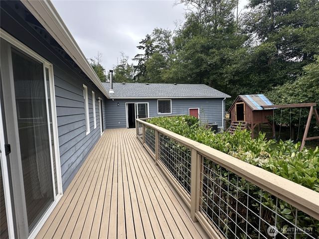 1226 Dewey Drive, Coupeville, WA 98239