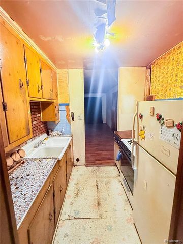 21034 Audrey Avenue, Warren, MI 48091