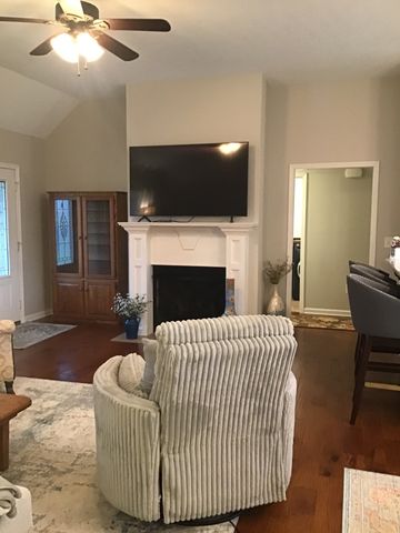 8960 New Chapel Rd, Springfield, TN 37172