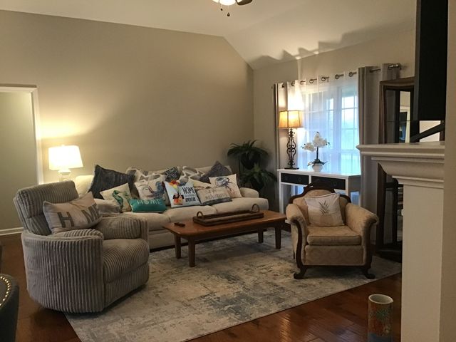 8960 New Chapel Rd, Springfield, TN 37172