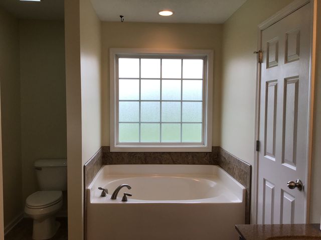 8960 New Chapel Rd, Springfield, TN 37172