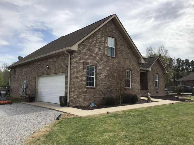 8960 New Chapel Rd, Springfield, TN 37172