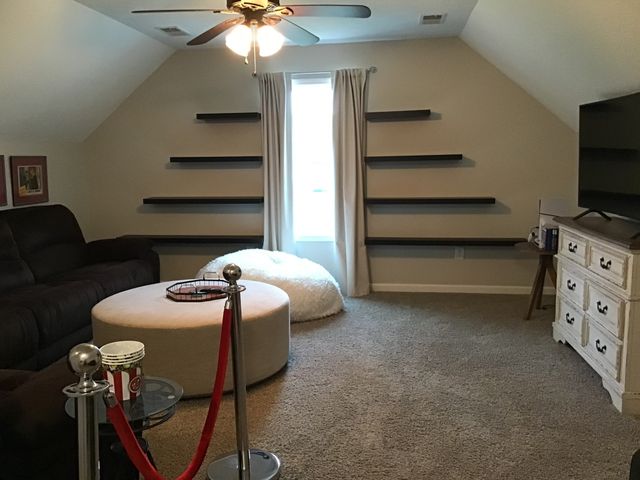 8960 New Chapel Rd, Springfield, TN 37172