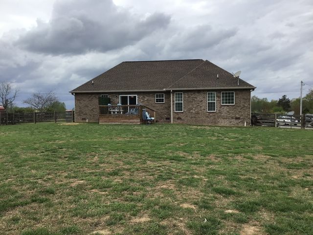 8960 New Chapel Rd, Springfield, TN 37172