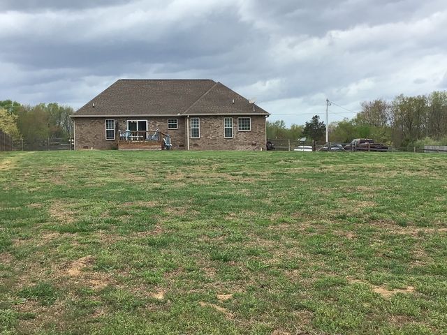 8960 New Chapel Rd, Springfield, TN 37172