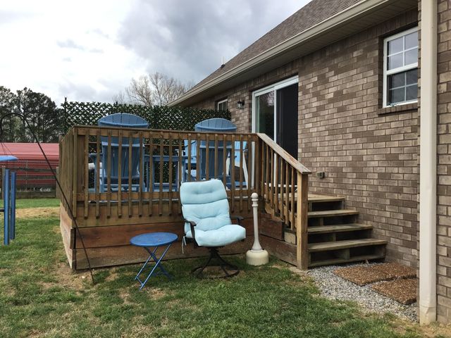 8960 New Chapel Rd, Springfield, TN 37172