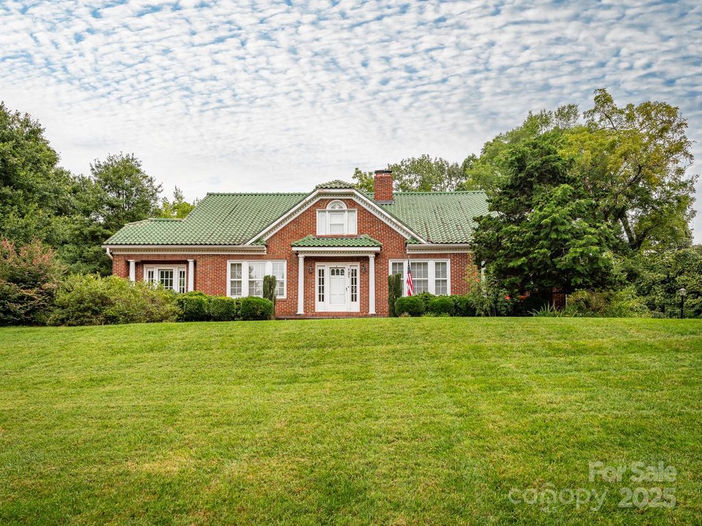121 Louise Drive SE, Concord, NC 28025