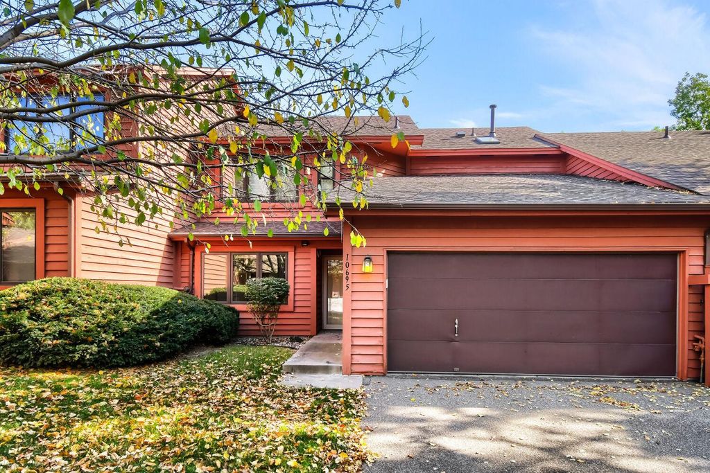 10695 53rd Avenue N, Plymouth, MN 55442 — photo 2