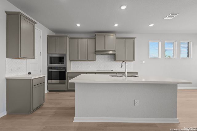 179 KATIE CT, Castroville, TX 78009