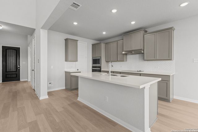 179 KATIE CT, Castroville, TX 78009