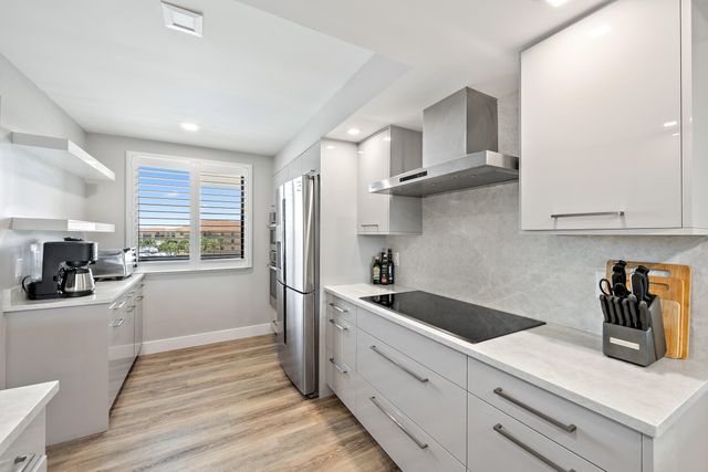 2201 Marina Isle Way, Jupiter, FL 33477