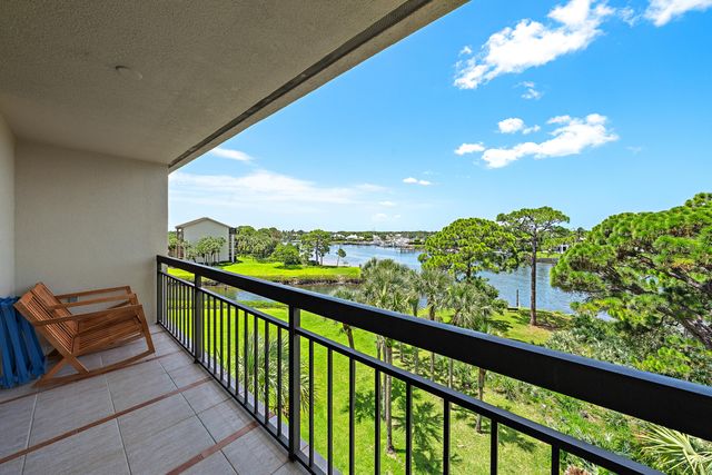 2201 Marina Isle Way, Jupiter, FL 33477