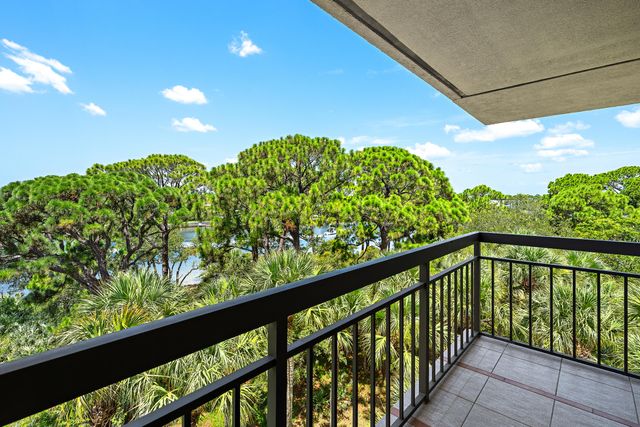 2201 Marina Isle Way, Jupiter, FL 33477
