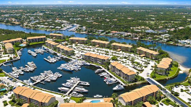 2201 Marina Isle Way, Jupiter, FL 33477