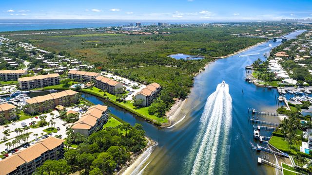 2201 Marina Isle Way, Jupiter, FL 33477
