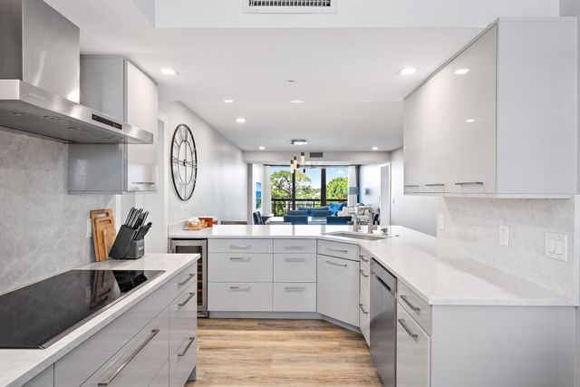 2201 Marina Isle Way, Jupiter, FL 33477