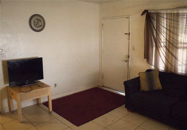 2918 E 15TH AVENUE, Tampa, FL 33605